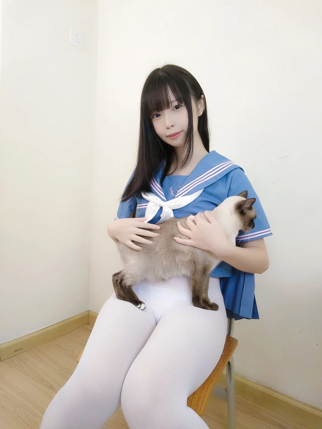 十万珍吱伏特 - 撸猫日记 [102P,1V-305MB] tg@simisebaisi 【丝足阁】082.webp
